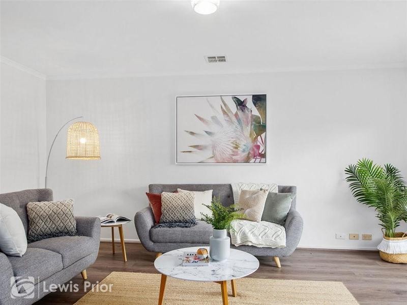 16 Barnes Crescent, Woodcroft SA 5162