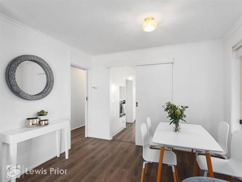 16 Barnes Crescent, Woodcroft SA 5162