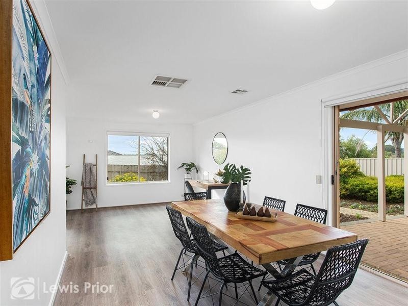 16 Barnes Crescent, Woodcroft SA 5162