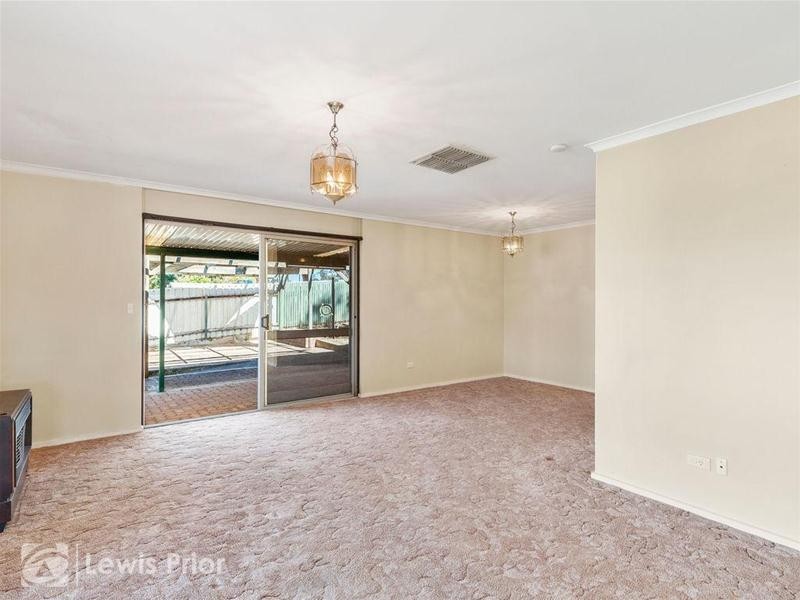 2 Magnolia Avenue, Happy Valley SA 5159