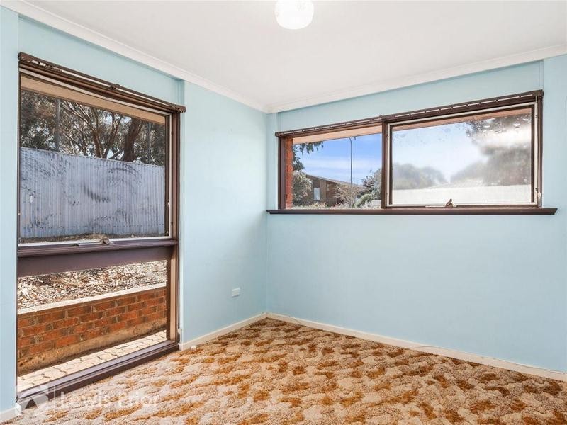 2 Magnolia Avenue, Happy Valley SA 5159