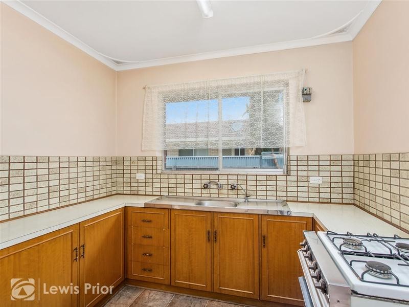 1/4 First Avenue, Warradale SA 5046