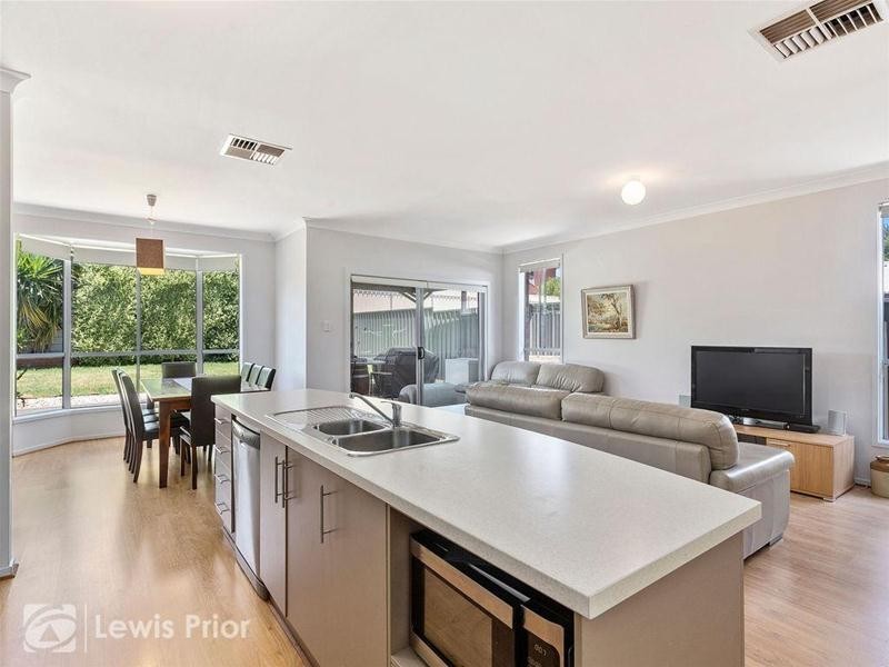 5 Harbrow Grove, Seacombe Gardens SA 5047