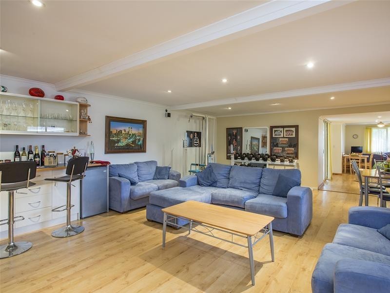 10 Alcatraz Street, Aberfoyle Park SA 5159