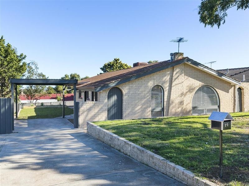 19 Falcon Avenue, Hallett Cove SA 5158