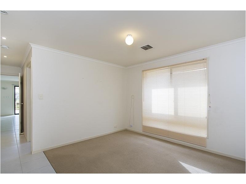 24 New York Road, Aberfoyle Park SA 5159