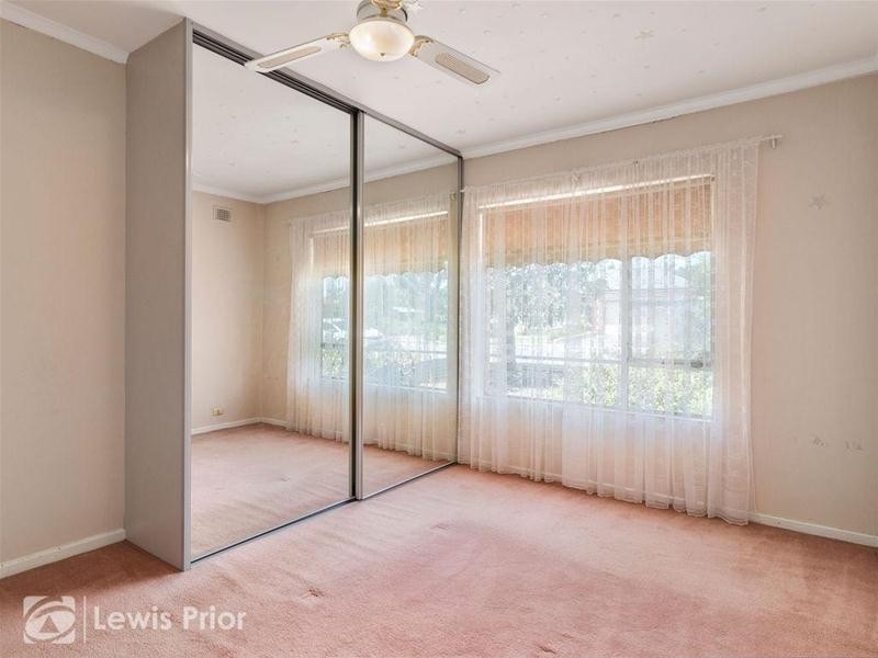 1 Parkmore Avenue, Sturt SA 5047