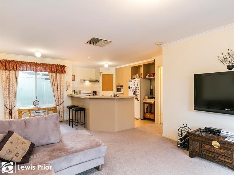 8 Victoria Avenue, Woodcroft SA 5162