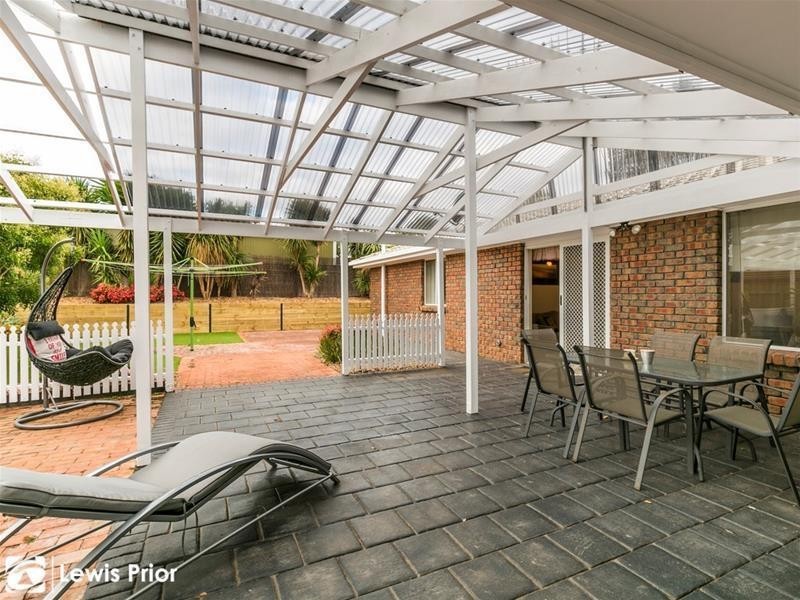 8 Victoria Avenue, Woodcroft SA 5162