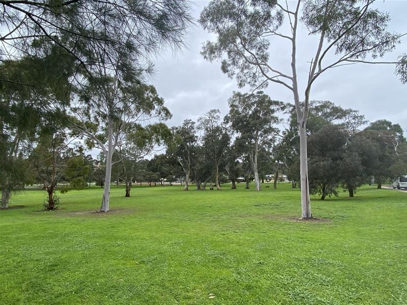 1 Maluka Drive, Happy Valley SA 5159