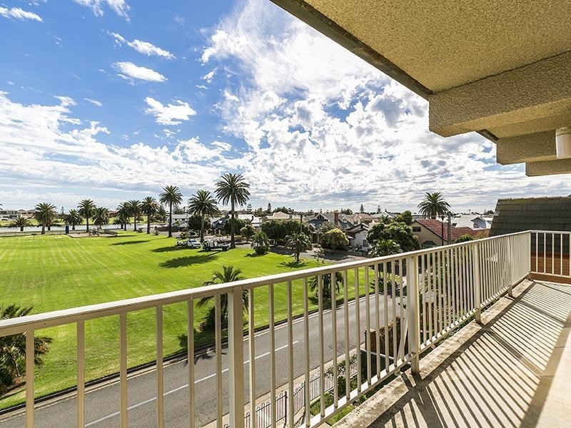 8/32 Tod Street, Glenelg North SA 5045