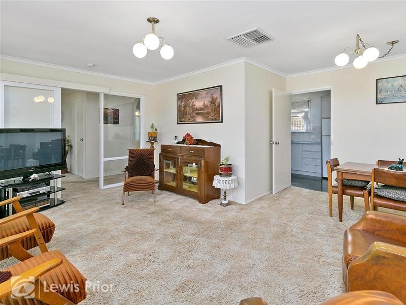 13 Trinidad Way, Happy Valley SA 5159