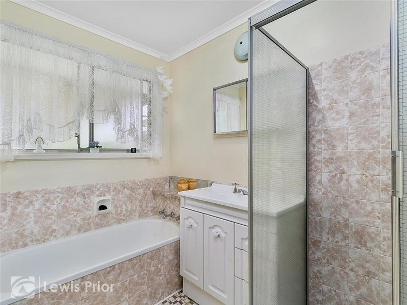 13 Trinidad Way, Happy Valley SA 5159