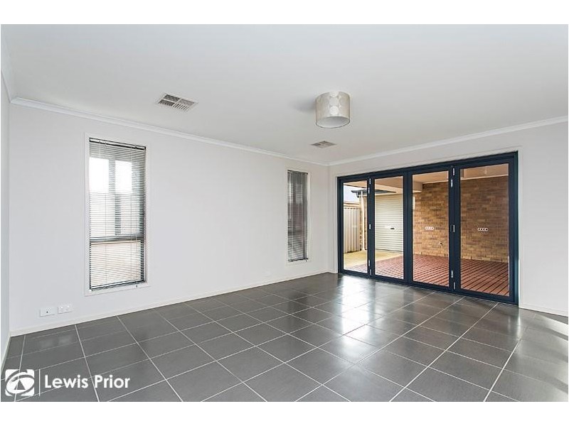 6 Benacre Close, Happy Valley SA 5159