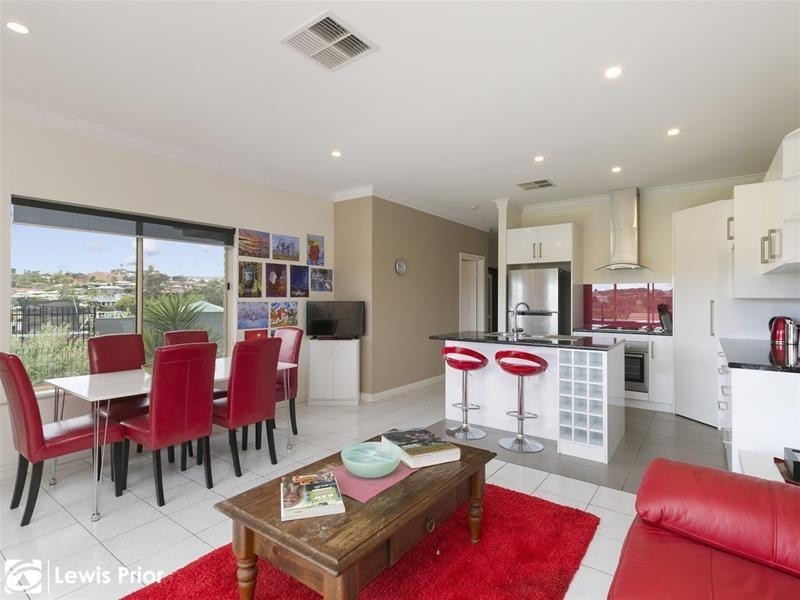 21b Caswell Drive, Hallett Cove SA 5158