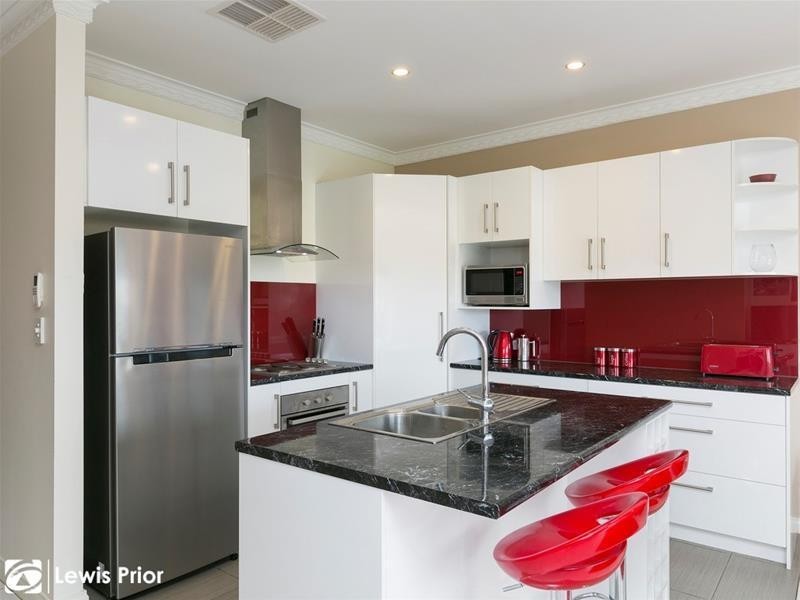 21b Caswell Drive, Hallett Cove SA 5158