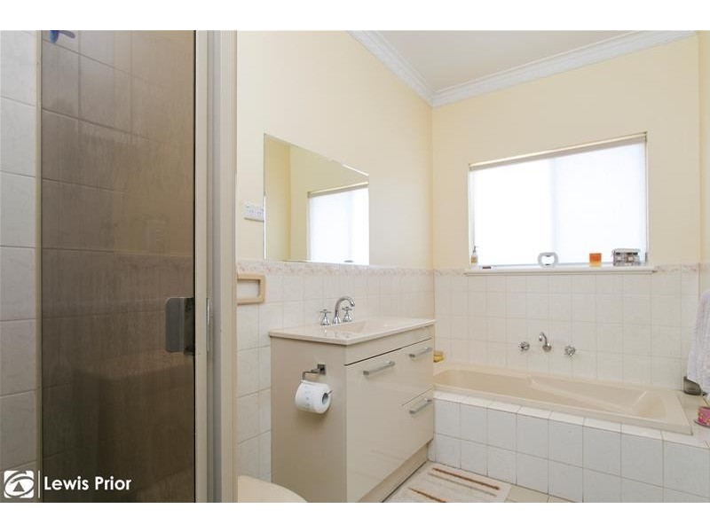 21b Caswell Drive, Hallett Cove SA 5158