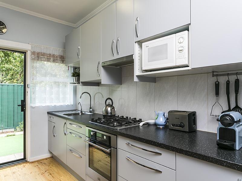 4/11 Colton Road, Hove SA 5048