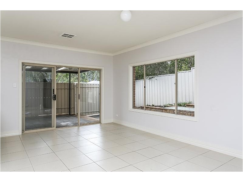 1/8 Cinnamon Way, Aberfoyle Park SA 5159