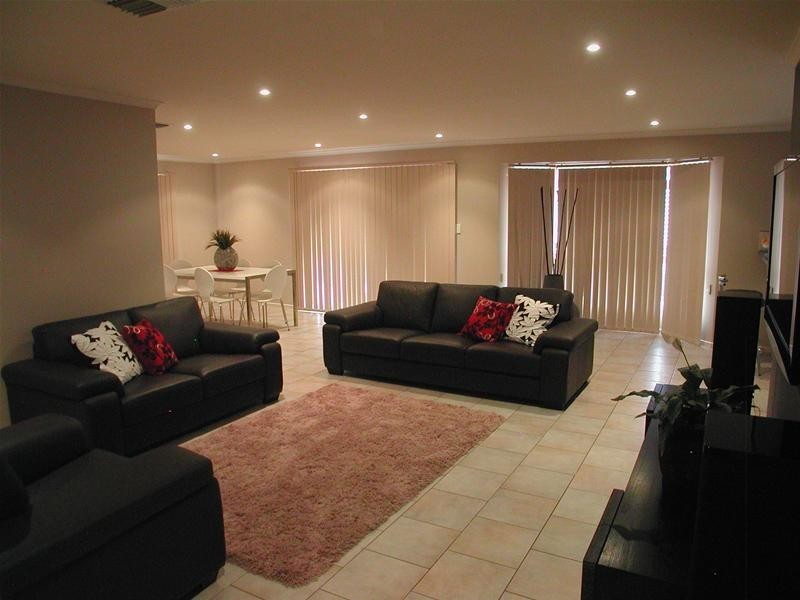 17 Crossing Road, Aberfoyle Park SA 5159