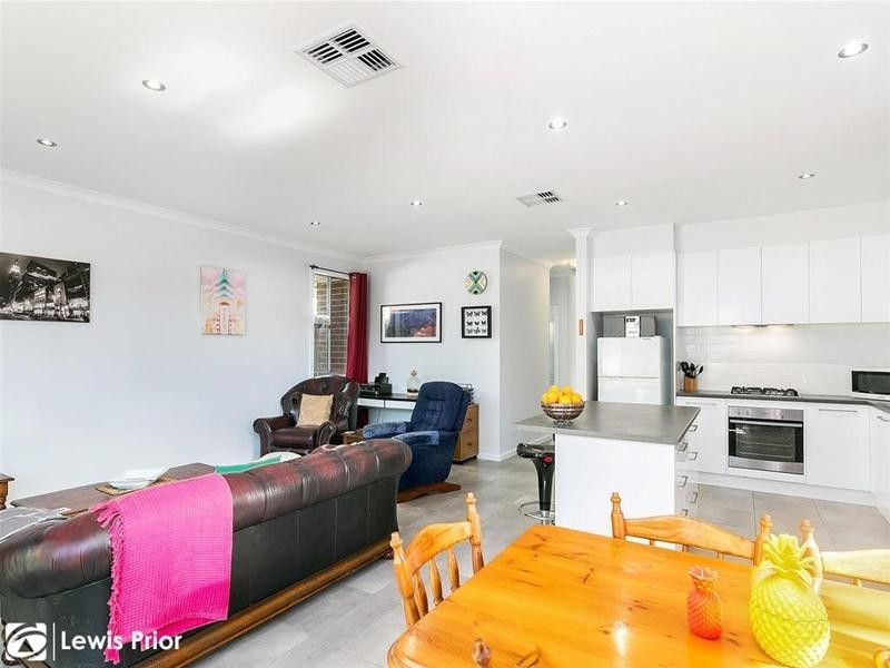 17a Doradilla Avenue, Seacombe Gardens SA 5047