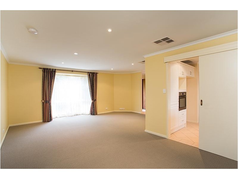 1 Glenhuntly Drive, Flagstaff Hill SA 5159