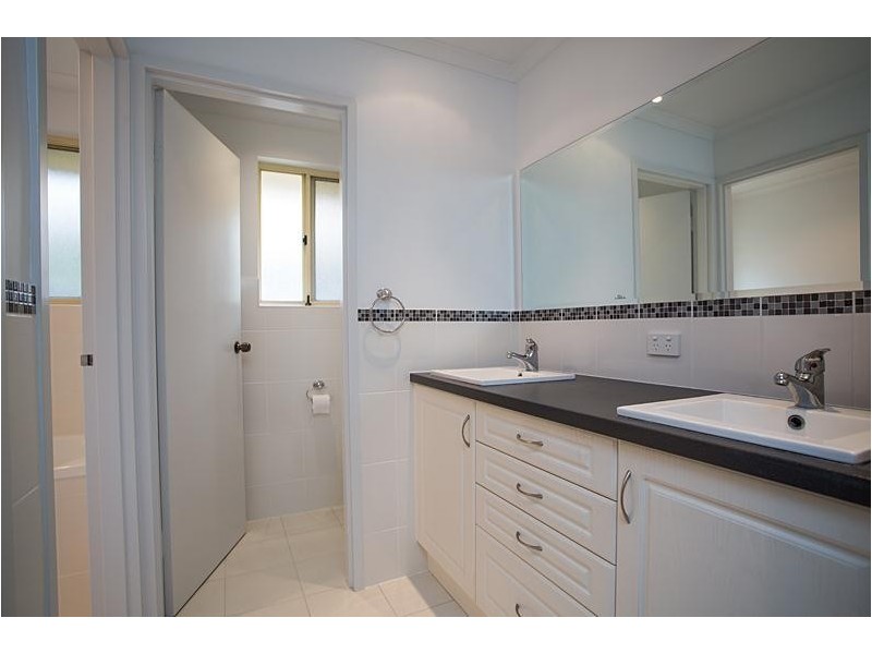 1 Glenhuntly Drive, Flagstaff Hill SA 5159