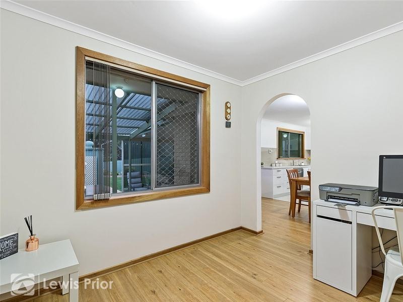 27 Whiteley Drive, Trott Park SA 5158