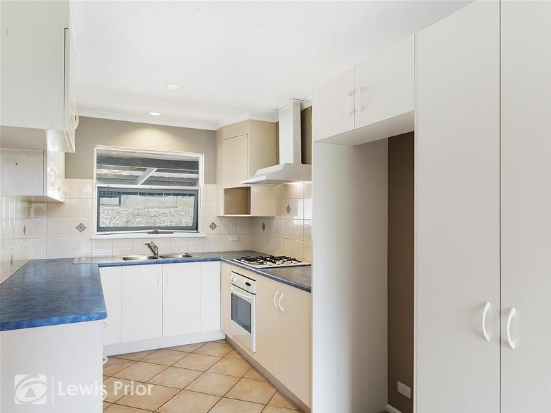 9 Hui Hui Drive, Happy Valley SA 5159