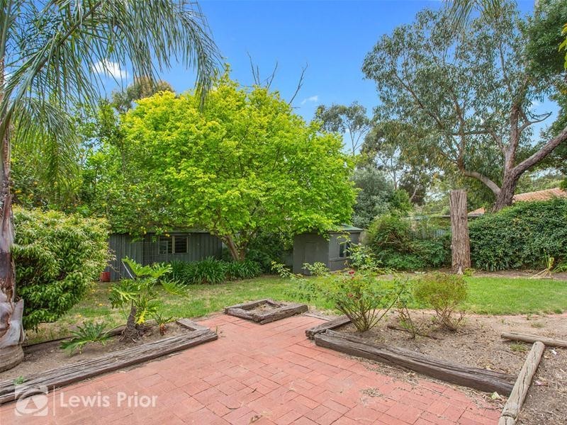 9 Hui Hui Drive, Happy Valley SA 5159