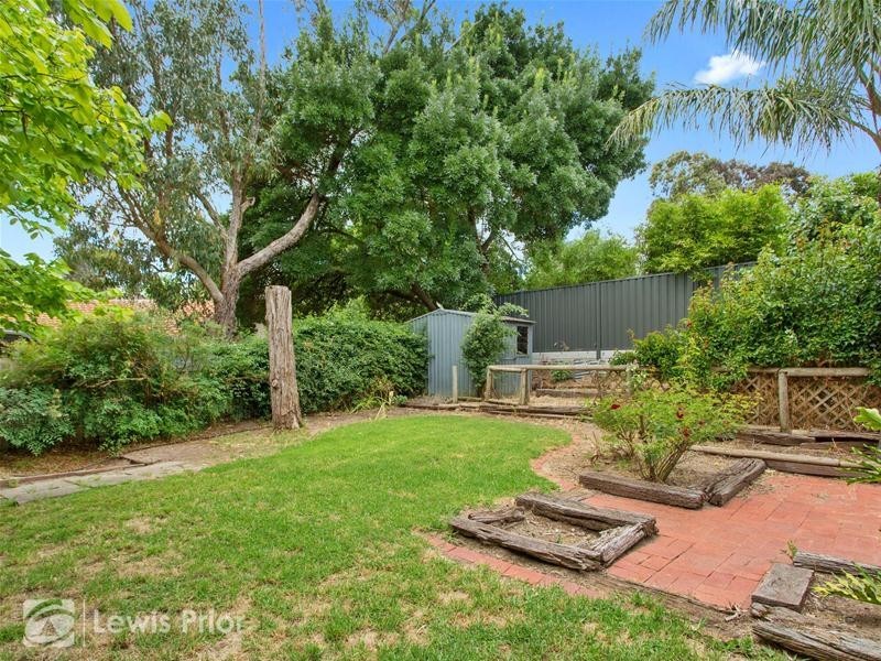 9 Hui Hui Drive, Happy Valley SA 5159
