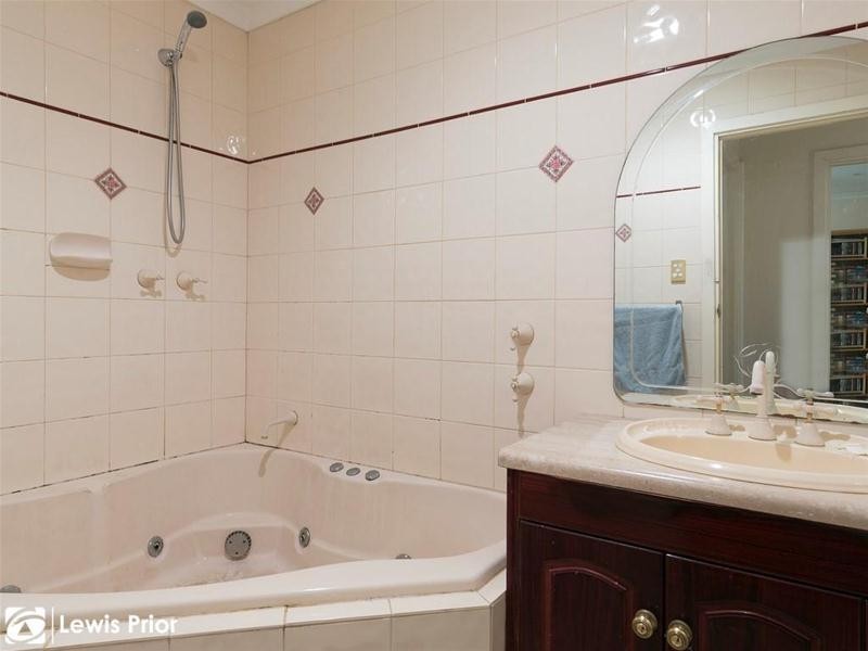 6 Woodhall Drive, Happy Valley SA 5159
