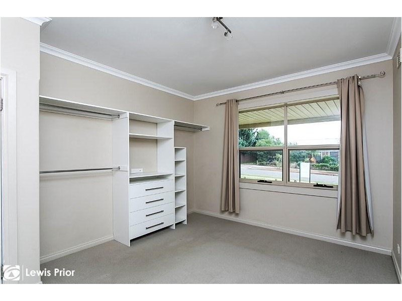 9 Kent Avenue, Seacombe Gardens SA 5047