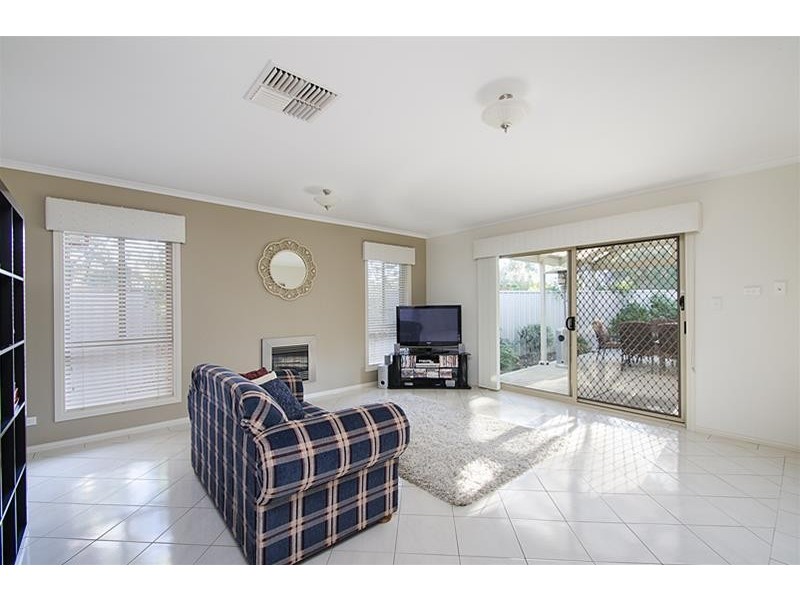 10 Thomas Drive, Happy Valley SA 5159