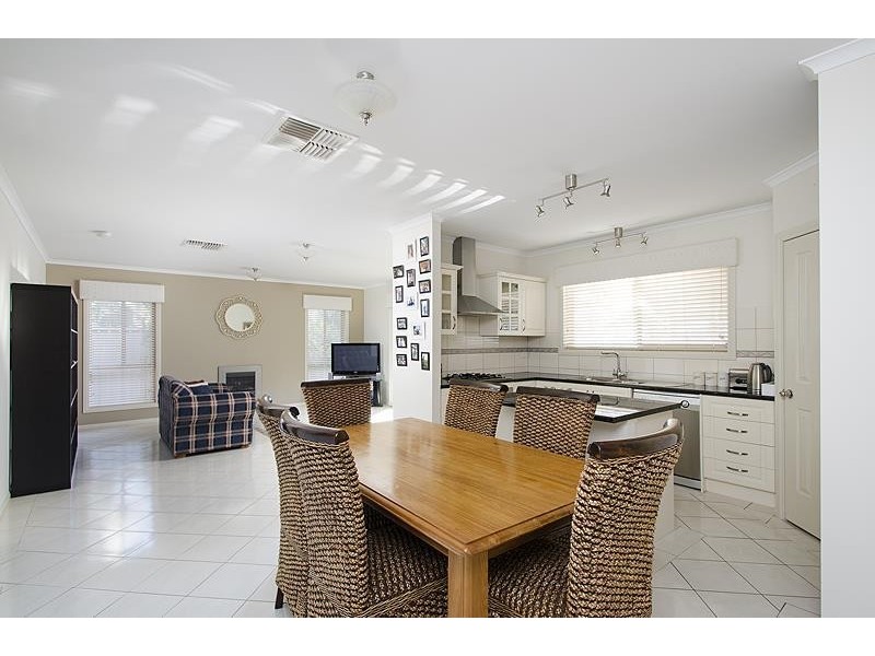 10 Thomas Drive, Happy Valley SA 5159