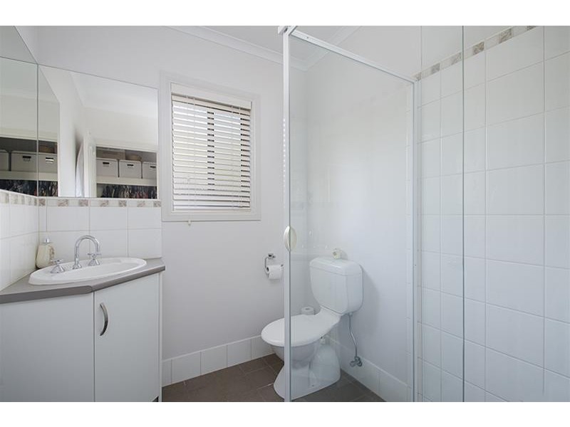 10 Thomas Drive, Happy Valley SA 5159