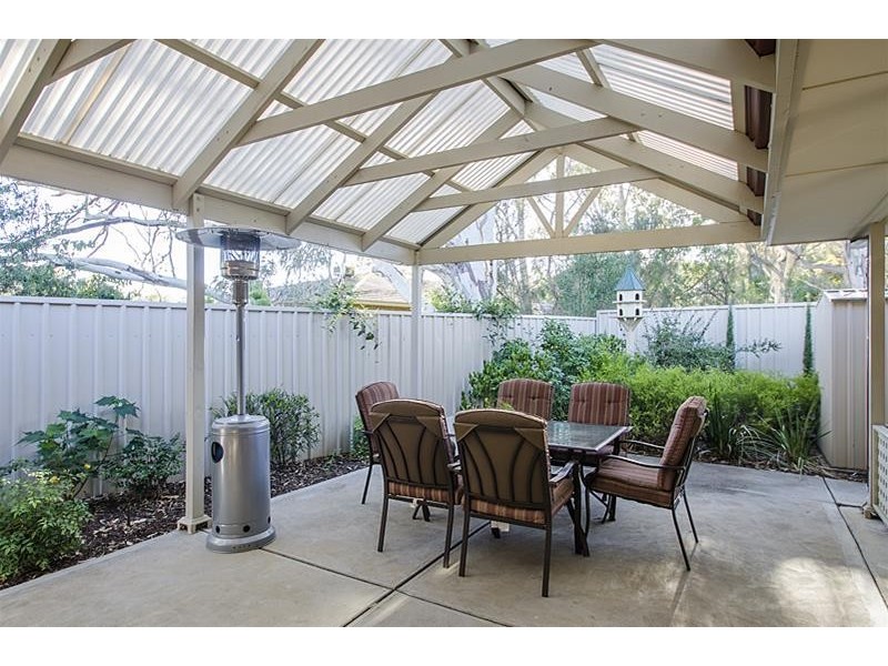 10 Thomas Drive, Happy Valley SA 5159