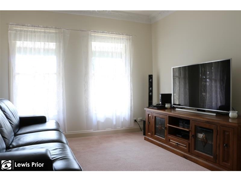 8A Moy Avenue, Warradale SA 5046