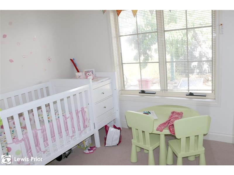 8A Moy Avenue, Warradale SA 5046