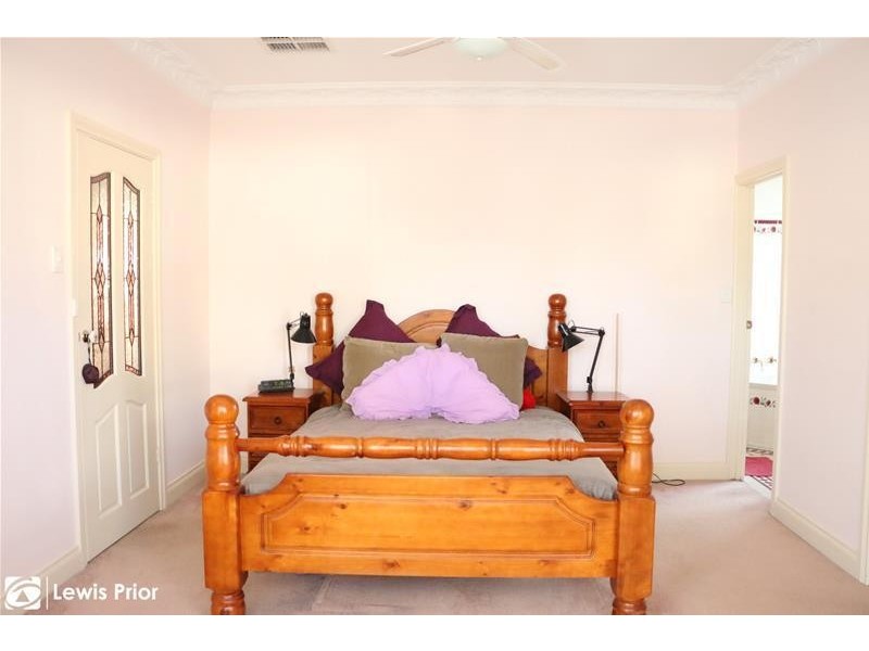 8A Moy Avenue, Warradale SA 5046