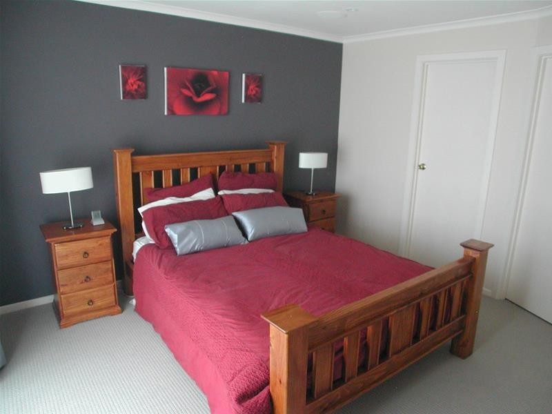 17 Crossing Road, Aberfoyle Park SA 5159