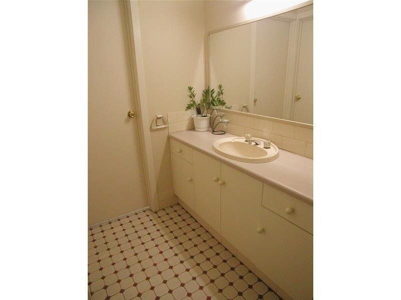 17 Crossing Road, Aberfoyle Park SA 5159