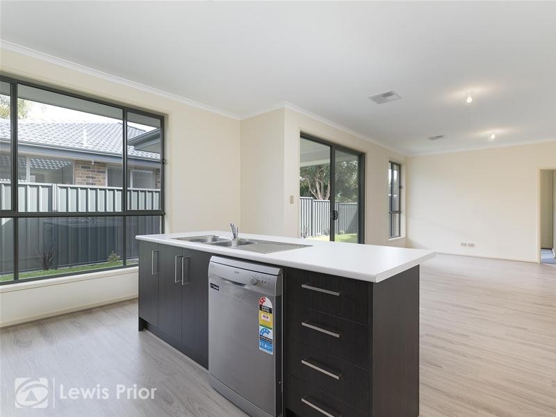 2 Masters Avenue, Oaklands Park SA 5046