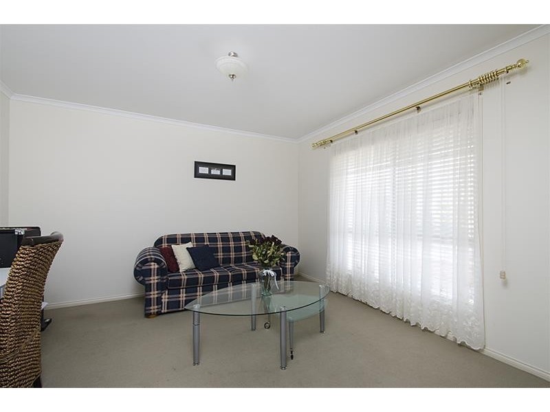 10 Thomas Drive, Happy Valley SA 5159