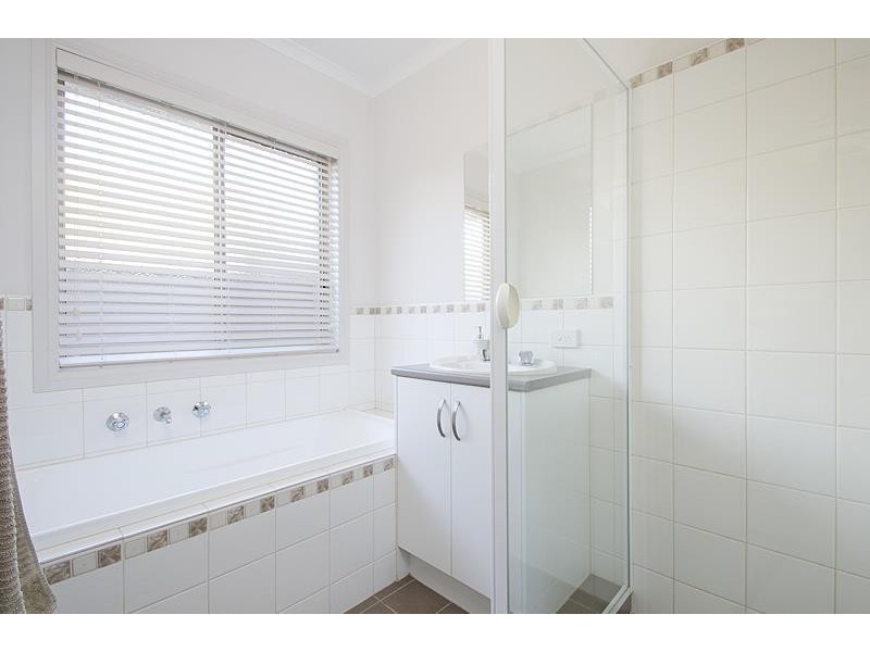 10 Thomas Drive, Happy Valley SA 5159