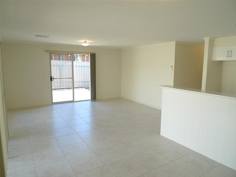 4 Travers Street, Sturt SA 5047