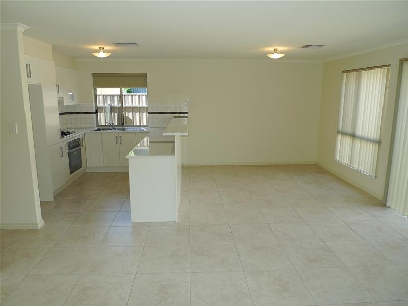 4 Travers Street, Sturt SA 5047