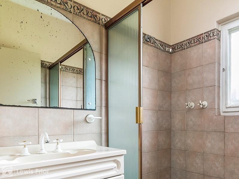 16 Oak Avenue, Clovelly Park SA 5042