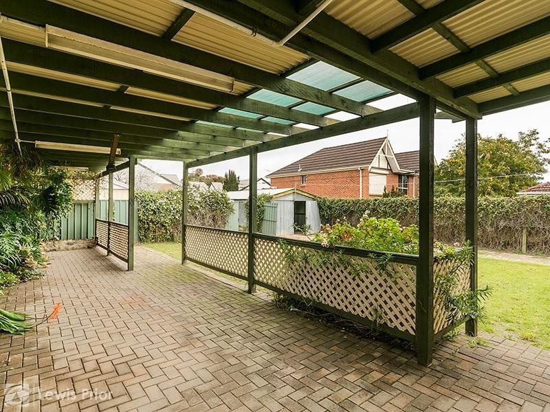 16 Oak Avenue, Clovelly Park SA 5042