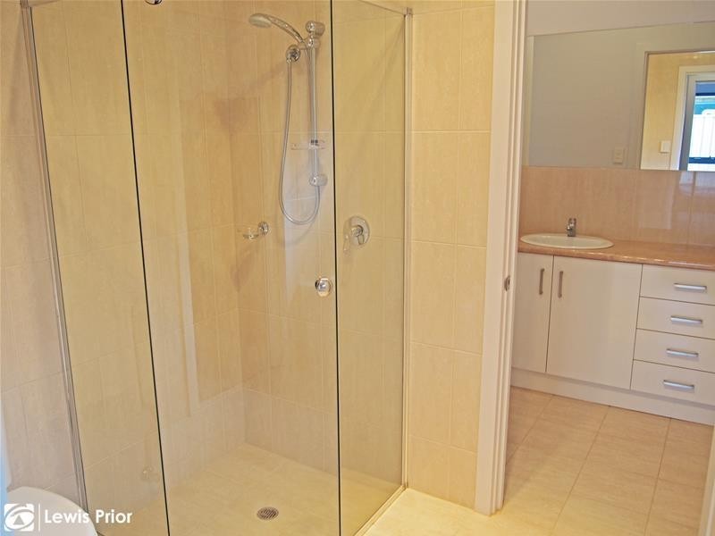 304B Oaklands Road, Park Holme SA 5043